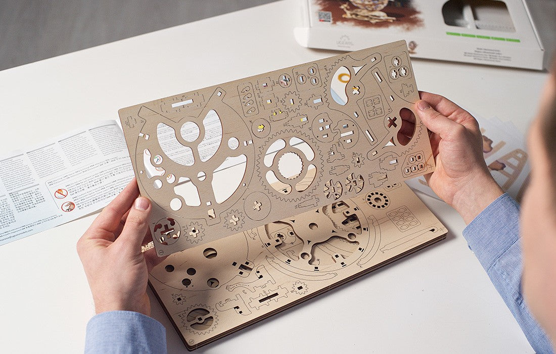 Ugears - Globe Mechanical Model Kit