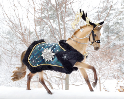  Highlander 2023 Holiday Horse (Retired)