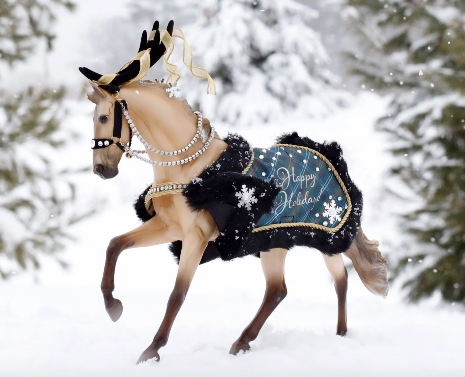  Highlander 2023 Holiday Horse (Retired)